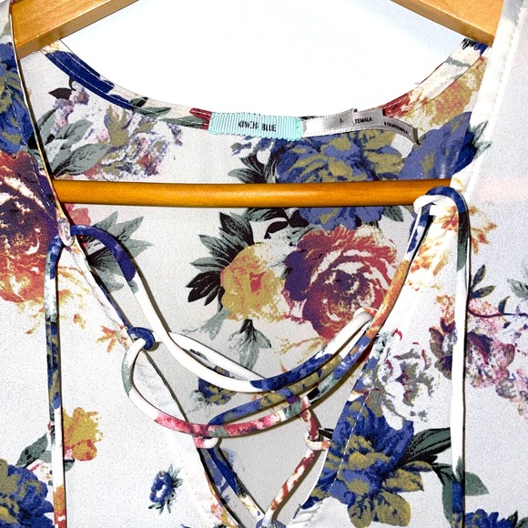 Floral Lace up Blouse - Picture 2 of 4